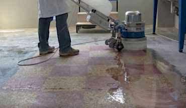 Terrazzo silim, deforme olMingəçevir yüzeyleri kazıma, honlama ve parlatma işlemleriyle aşındırıp pürüzsüzlük sağlayarak mermer parlaklığına kazandırılması işlemidir.