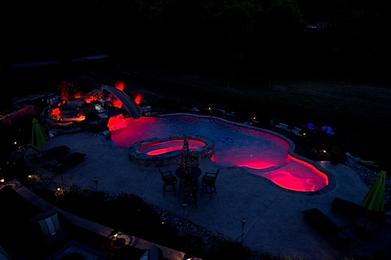 Color-Landscape-Lights-Red-min